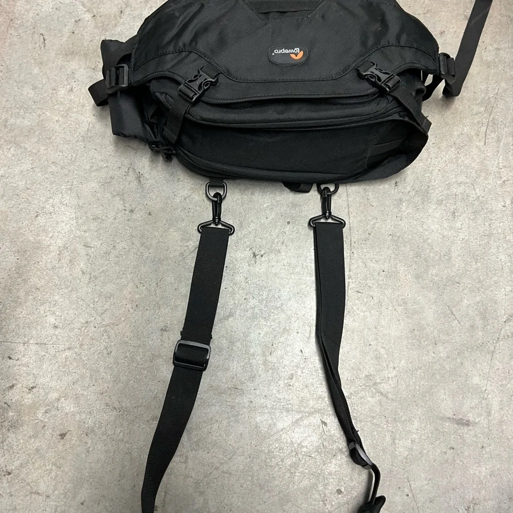 Black Lowepro Men's camera bag